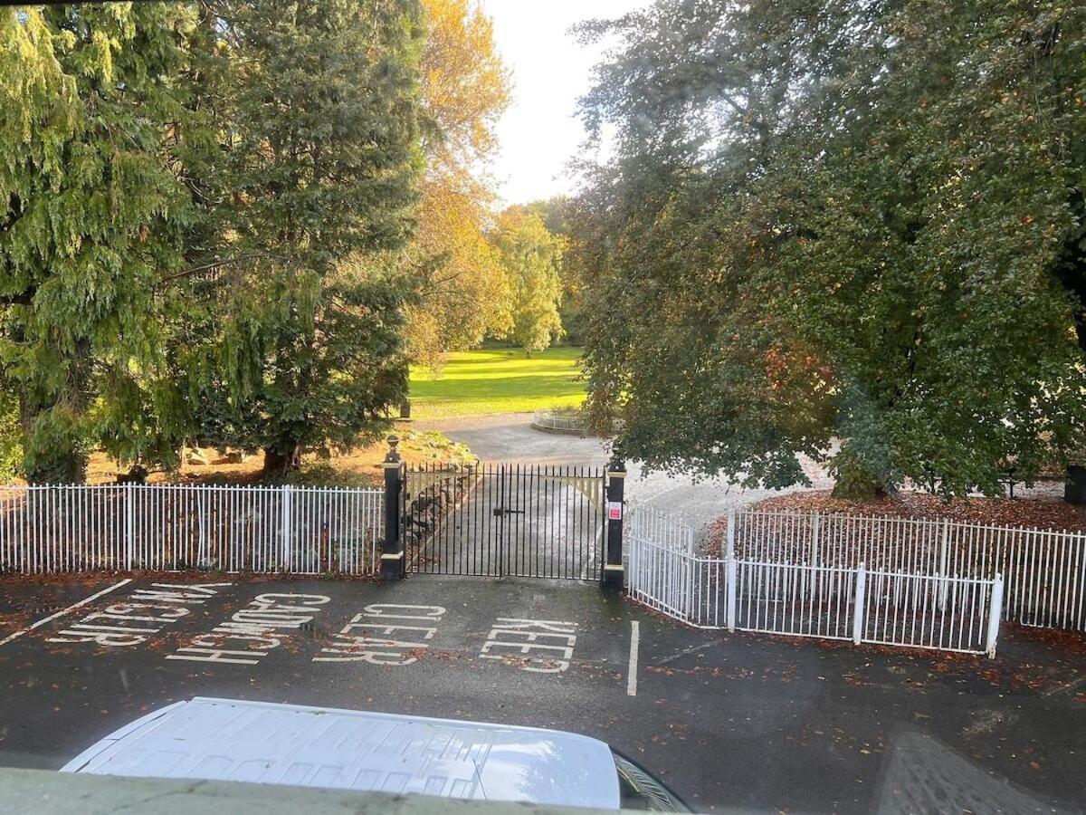 6 - Central Location - Entire House - Free Parking Merthyr Tydfil Kültér fotó